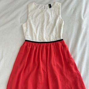 Francesca's White & Coral Dress Flower Detail Size Medium